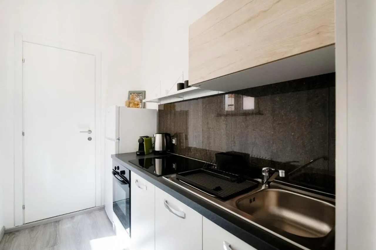 Comfy Apt 6 Min Foot From Como S.Giovanni Station! Apartment 0*,
